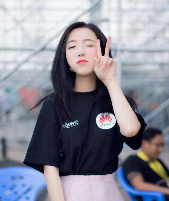 网红小团团自曝感情史：当初狠心甩了我，现在