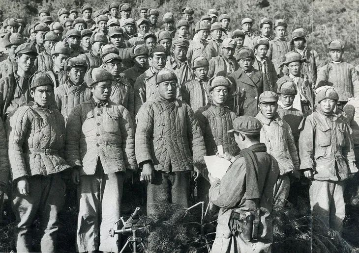 五百志愿军遭包围，澳大利亚营临夜撤退：冲锋的中国兵根本不带枪