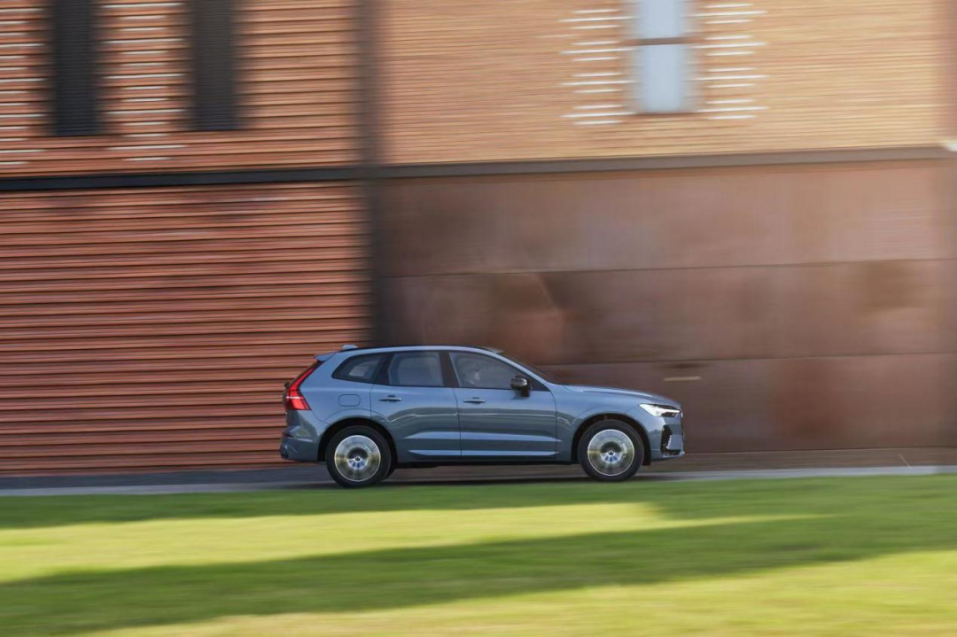 试驾新款沃尔沃XC60|动力系统提升明显，车机系统仍有不足