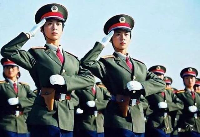 图片详解：建国以来，人民解放军经历的15次军服变迁发展历程