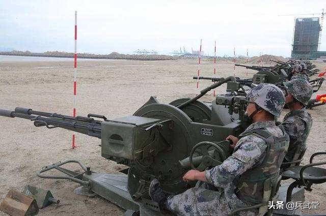 高海拔不用锋利冷兵器，但打架也能累死人，不讲武德的武器还没用