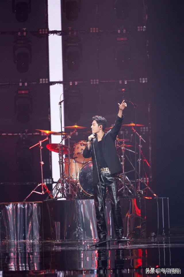 庆生|肖战为张淇庆生 满满的暖意在心间