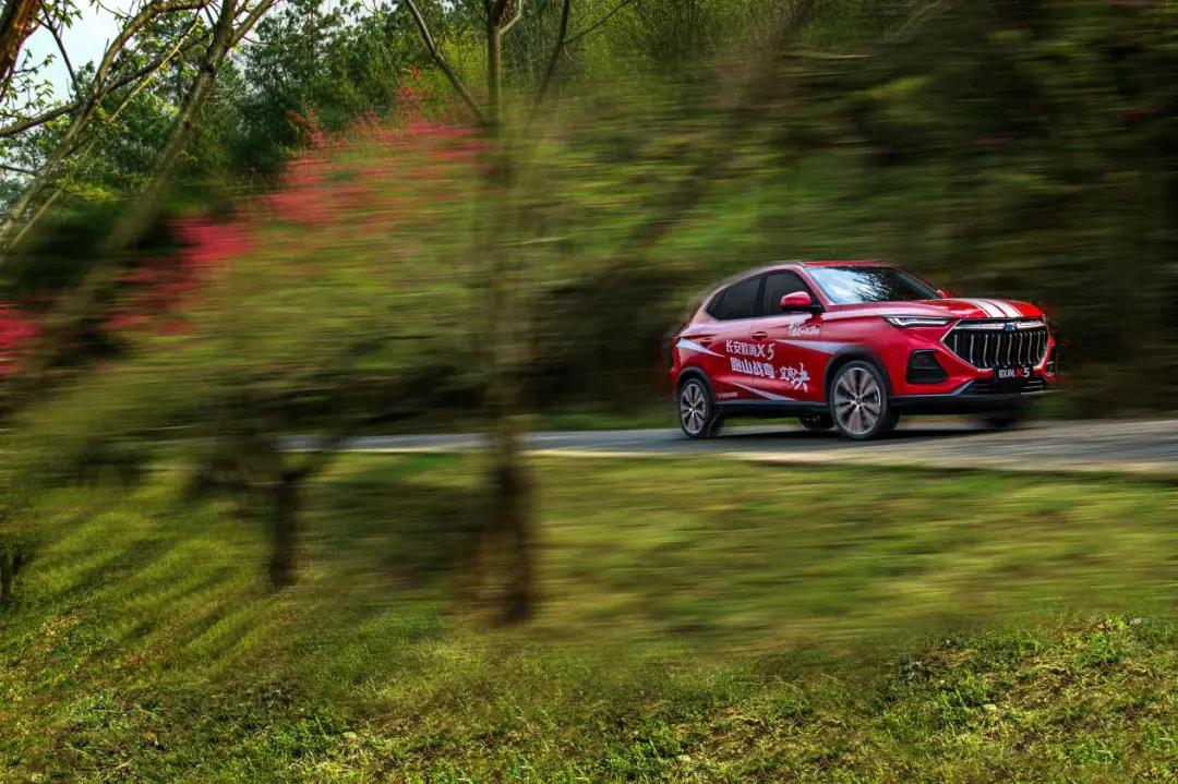 追求操控、动力？这台顶配才10万元平民性能SUV值得一看