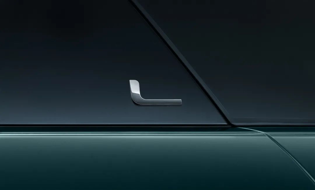 30多万就能买加长轴距的路虎，比GLC、X3、Q5L更有面儿