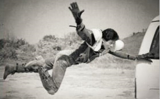 靠演《天龙八部》爆红，炒股亏千万，“鸠摩智”李国麟如今怎样了