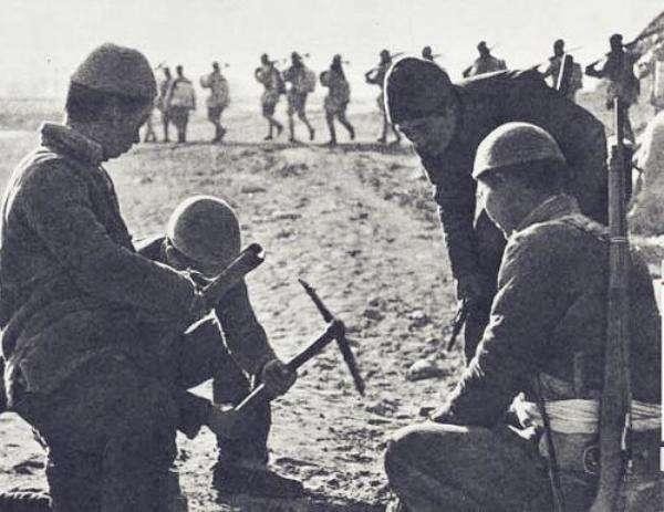 老农回家种地，49年后才知自己炸死过日本中将，