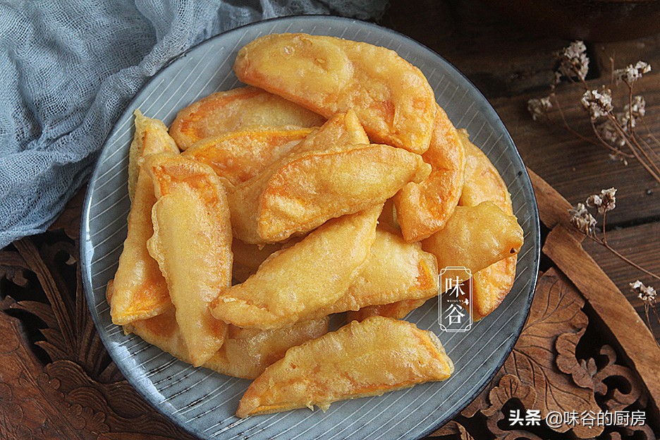 紅薯別再烤著吃了，這樣做成零食，金黃酥脆又好吃，真後悔做少了