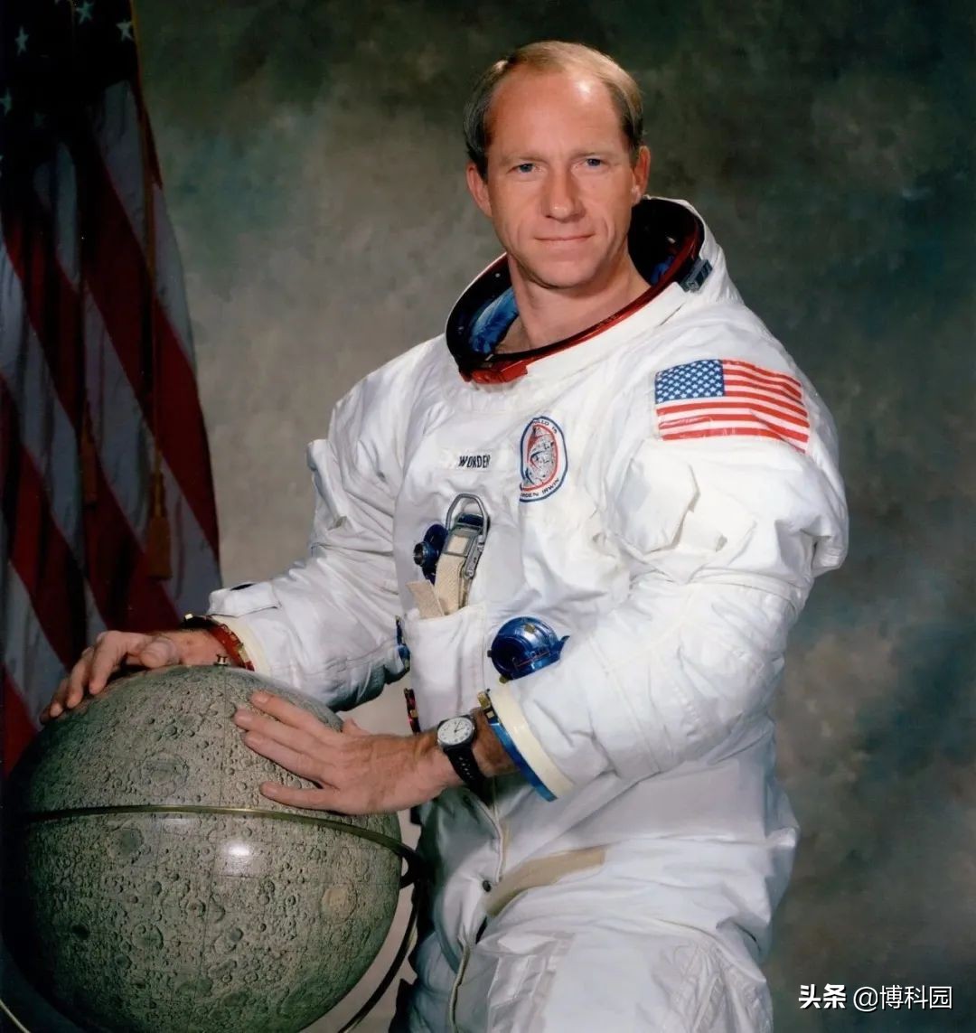 致敬登月英雄！阿波罗15号宇航员阿尔·沃登去世，享年88岁！