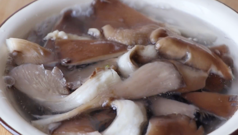 過年要多吃白菜，學會這老吃法，做法簡單，鮮香多汁，寓意還特好