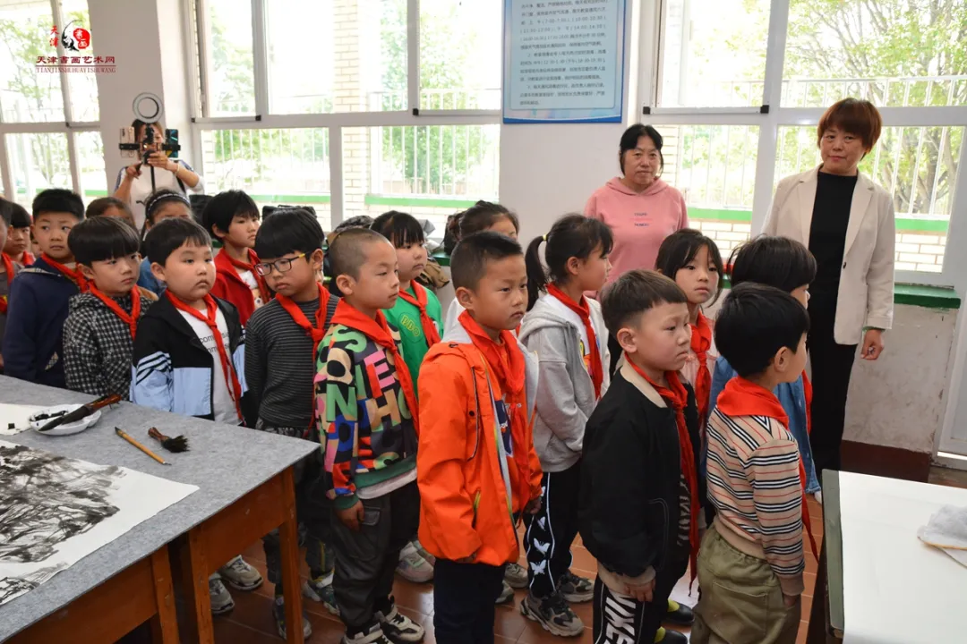 “天津书画艺术基地书画家送文化进校园”走进安次区神宇小学