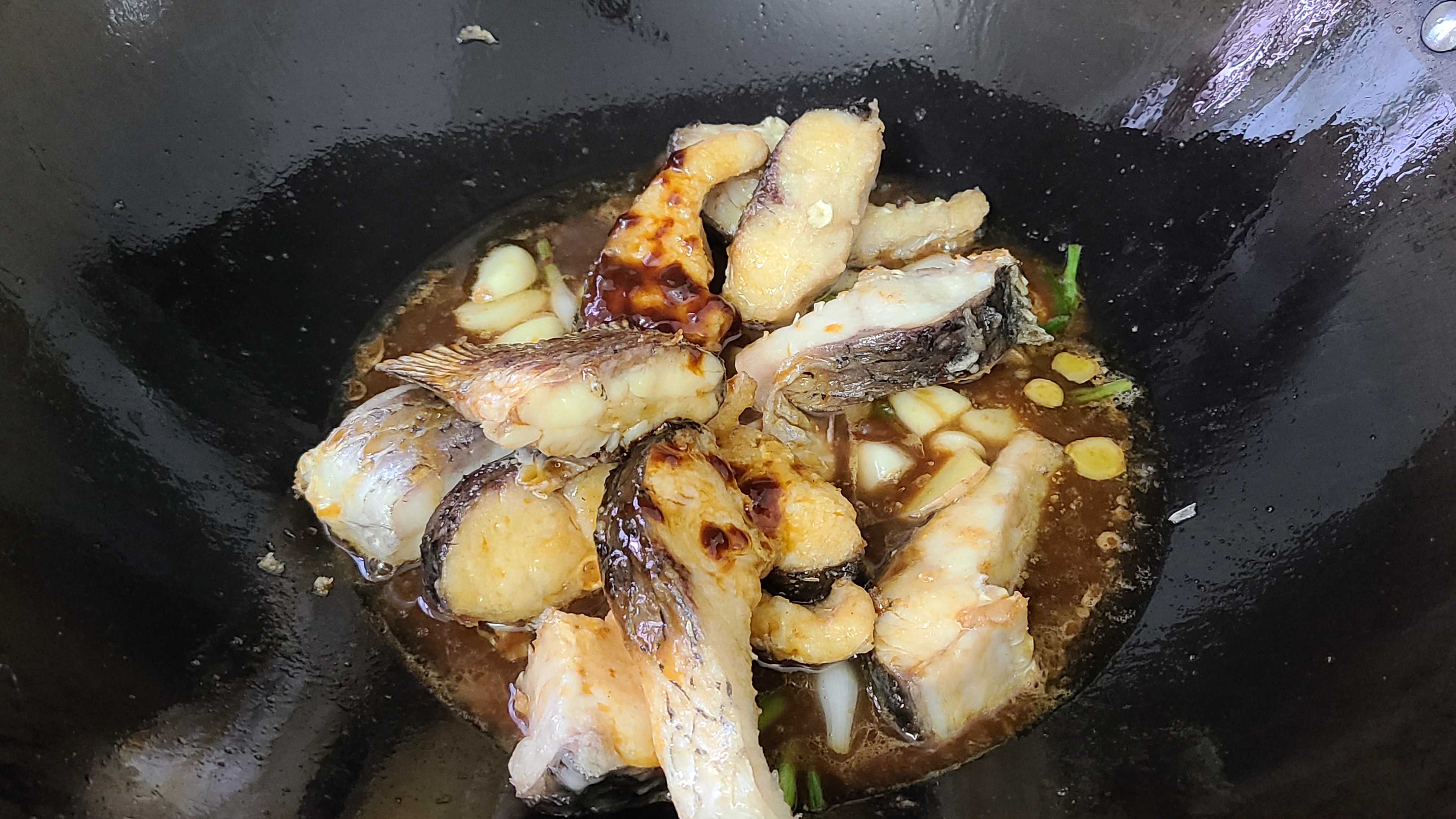 鱼肉我最爱这种做法，香味浓味道好，好吃又下饭，看着都想吃