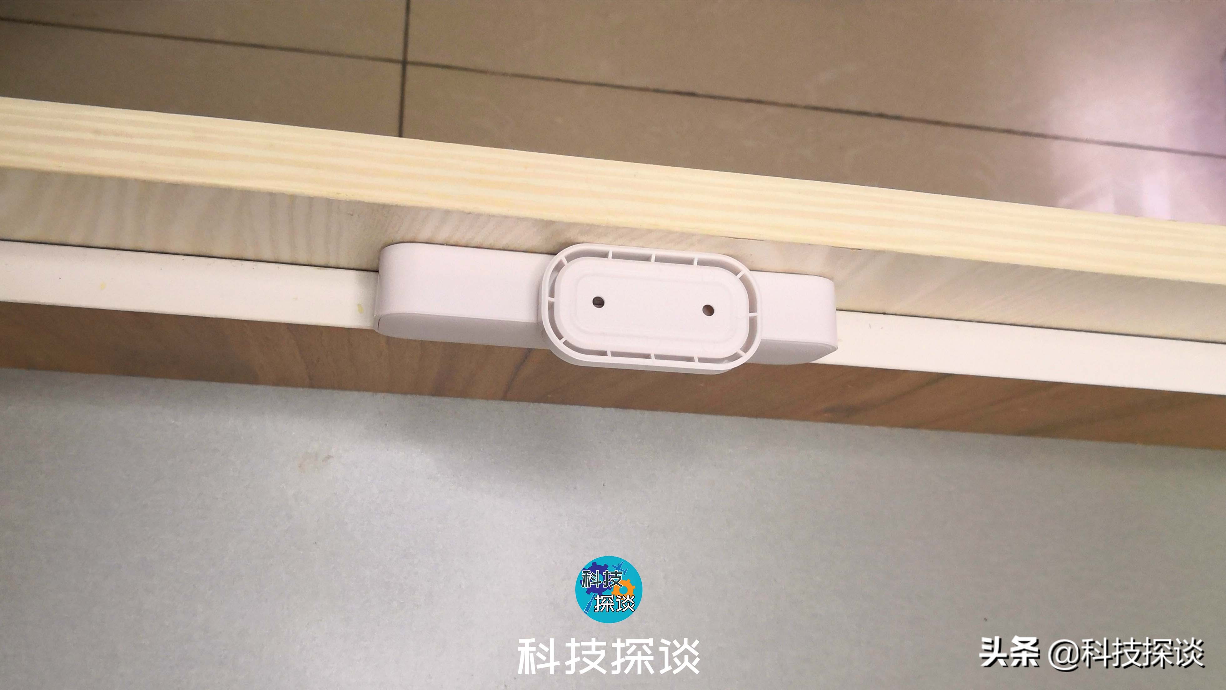 衣柜抽屉免打孔就能自由锁闭，靠刷卡控制开闭，易锁宝感应锁测评