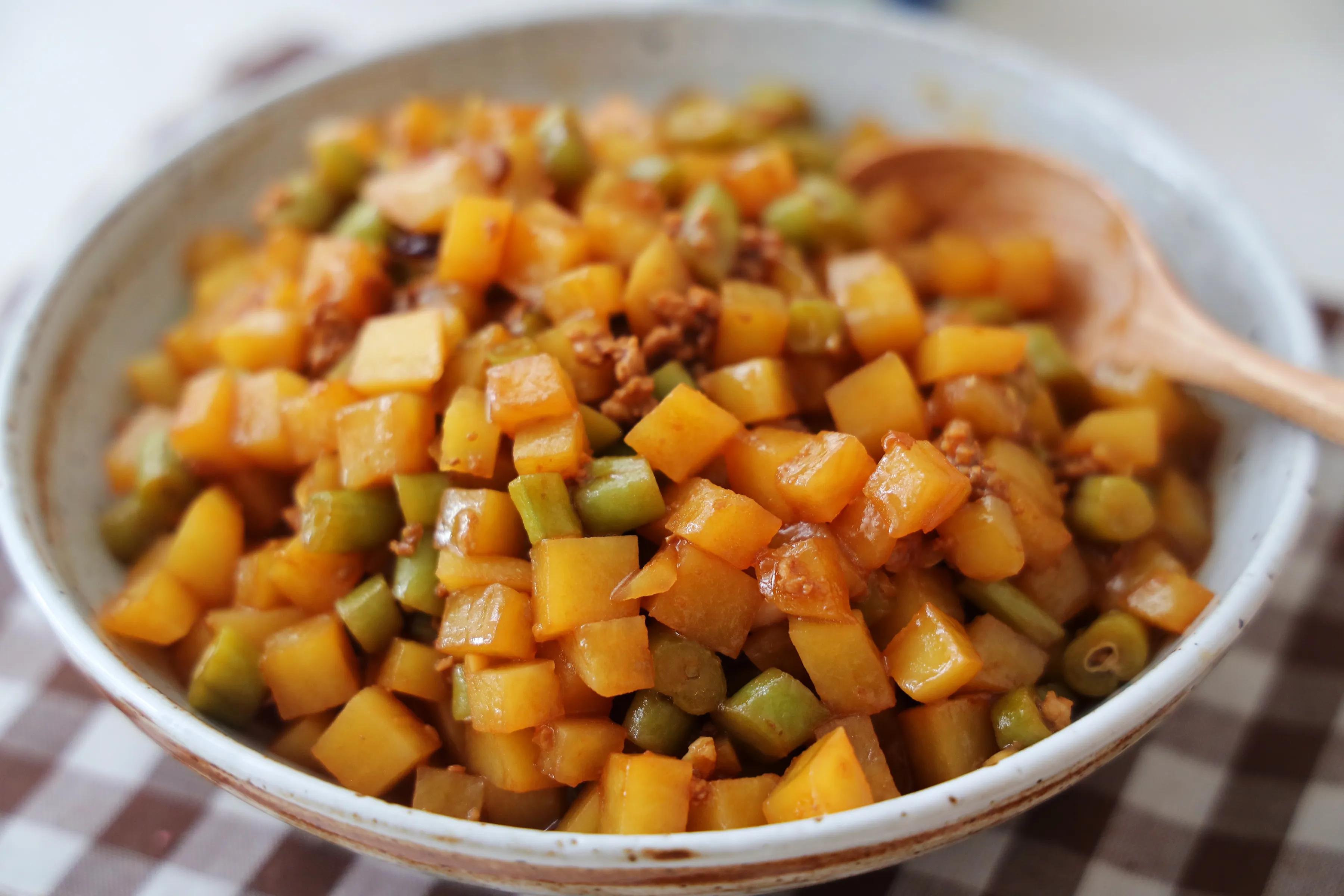 夏天就愛吃這樣的下飯菜，簡單好做，醬香濃郁，吃多少次都不膩