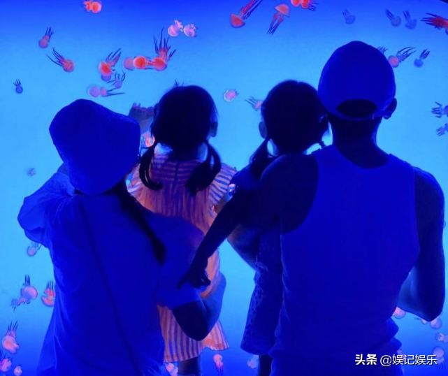 张杰陪谢娜生产后回归，晒打球视频小狗抢镜，