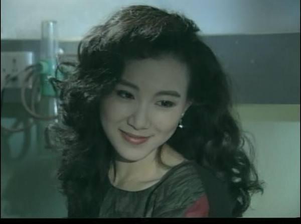 别再说关之琳如何美了，年轻时的萧蔷才是美得不像话