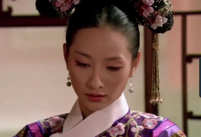 《甄嬛传》安陵容为何被皇帝独宠整整一个月，你看甄嬛说了啥