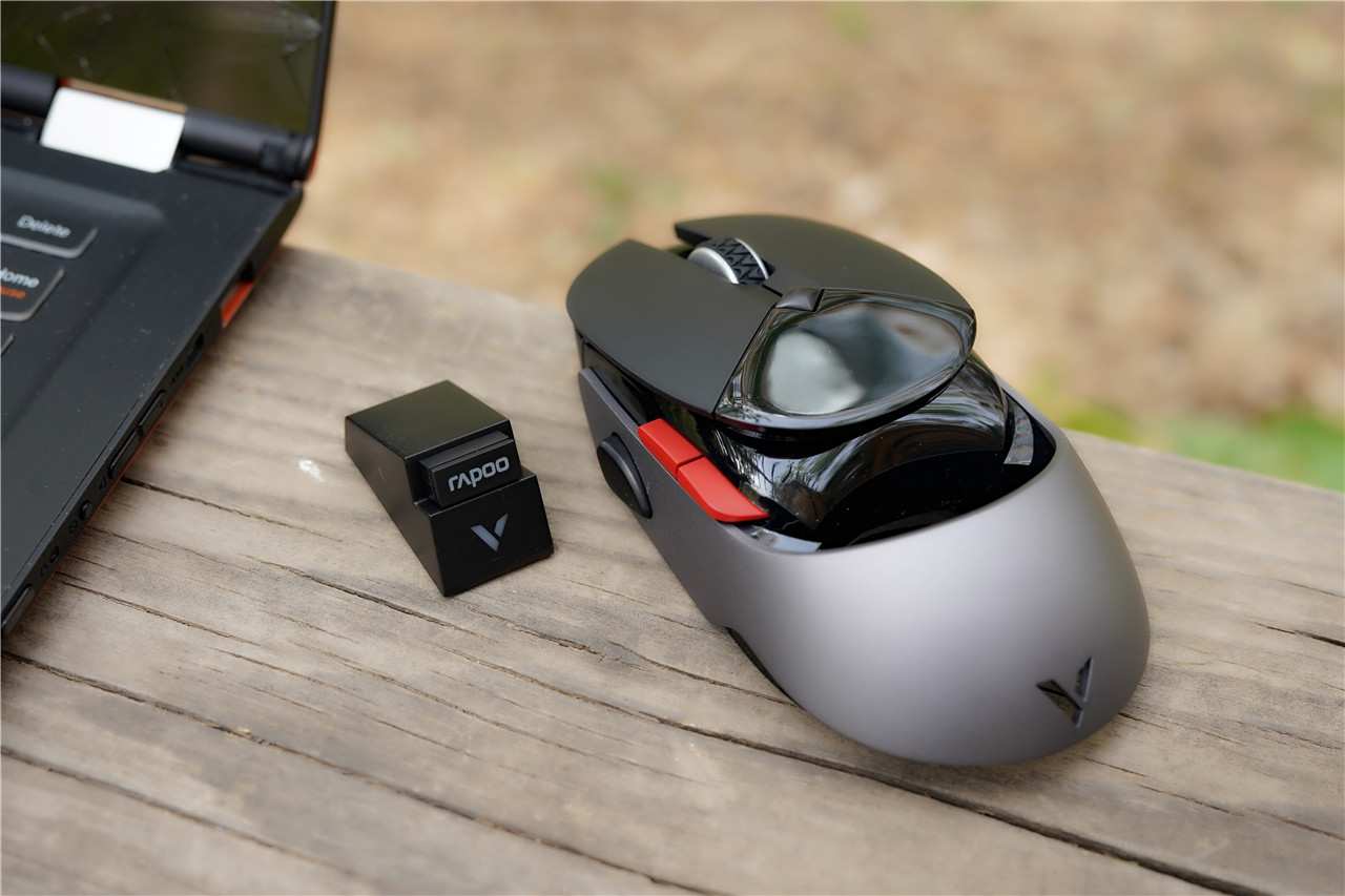 电竞级屏显雷柏VT960双模游戏鼠标游戏体验快人一步