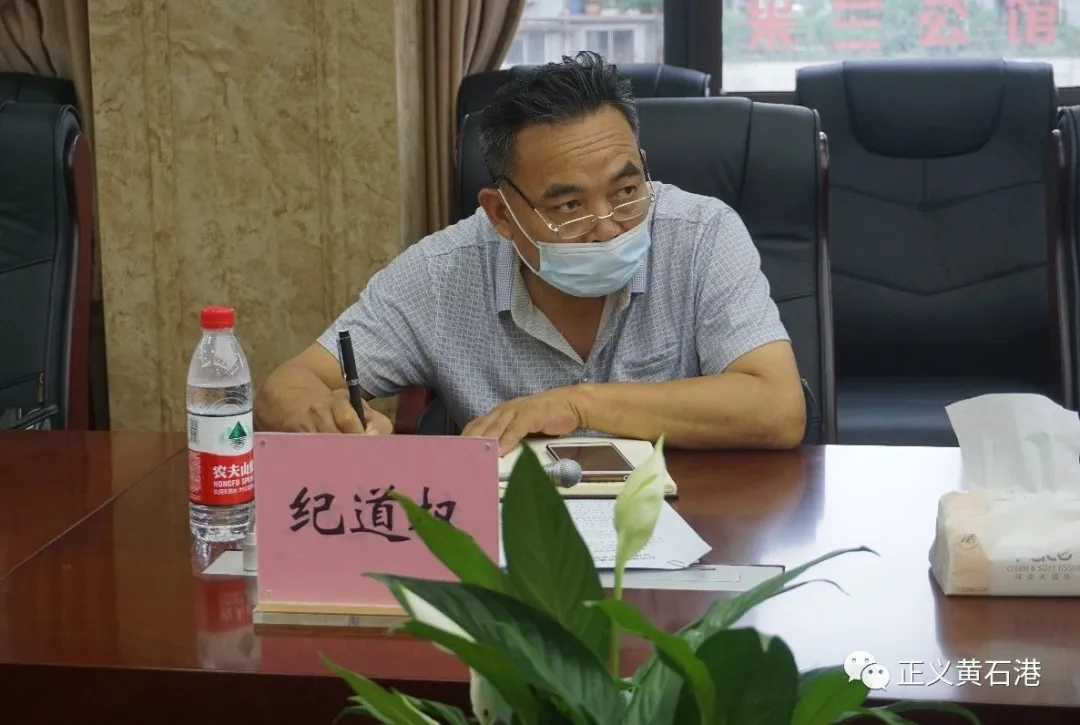 以公开促进公正，将办案置于“阳光之下”