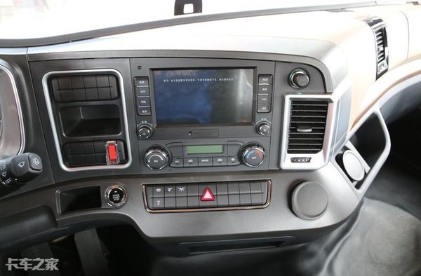 比8X4车型多拉1.2吨货，江淮格尔发K5W 8X2载货车拉