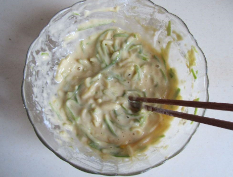 图片[3]-西葫芦鸡蛋饼的做法：香软美味营养高 10分钟上桌-起舞食谱网