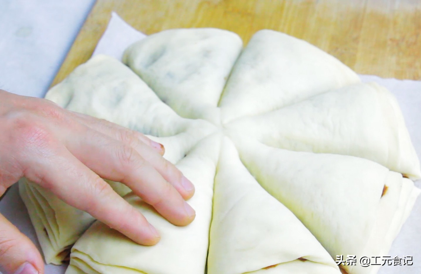 孩子最爱酸奶豆沙面包，不蒸不烤电饭煲一按，松软香甜比买的好吃