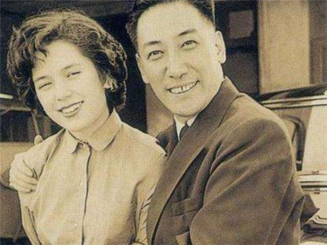 蒋纬国一生结2次婚，后妻年轻漂亮，却难忘前妻