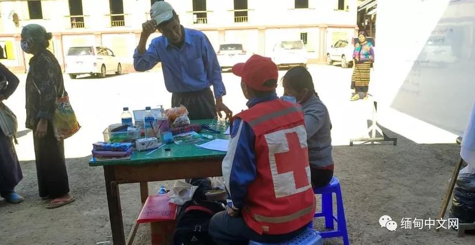 缅北战事激烈，有村民被流弹击中身亡，民房被