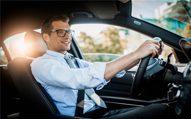 40岁的上班族，生活压力太大，做哪些副业每月能收入5000元以上？