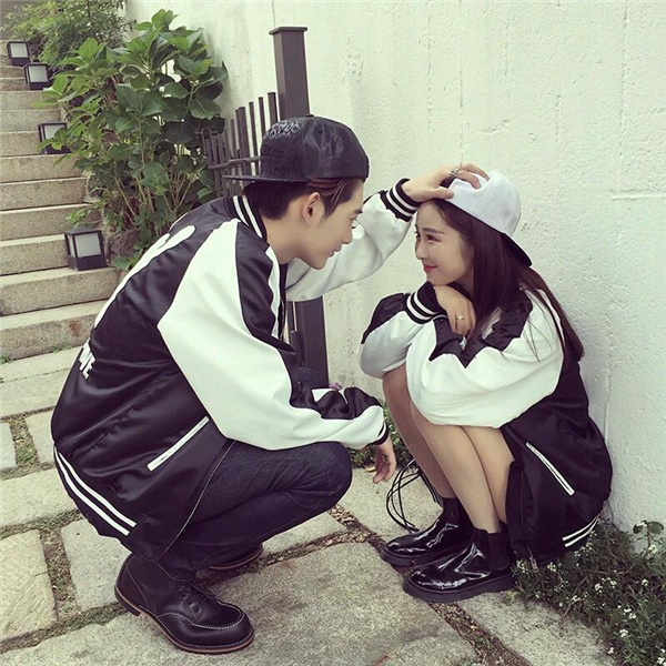 网红夫妻林珊珊大白离婚七年姐弟恋告吹世纪婚礼曾感动全网