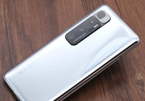 这三部5000块的安卓旗舰，颜值和配置无可挑剔，谁更香？