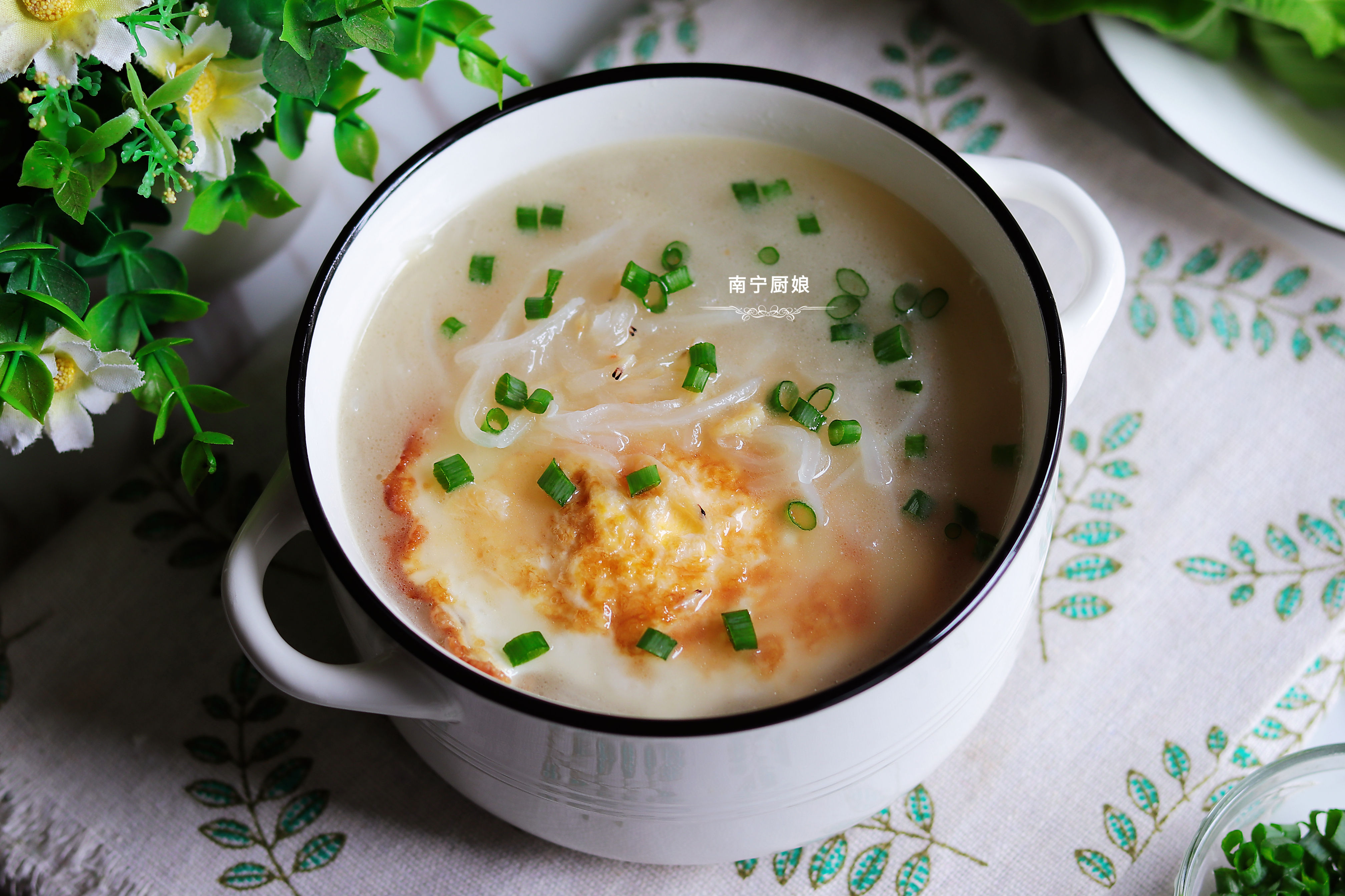 秋天多喝这道汤，鲜香营养，还能润肺生津去秋燥，5块钱能做一锅