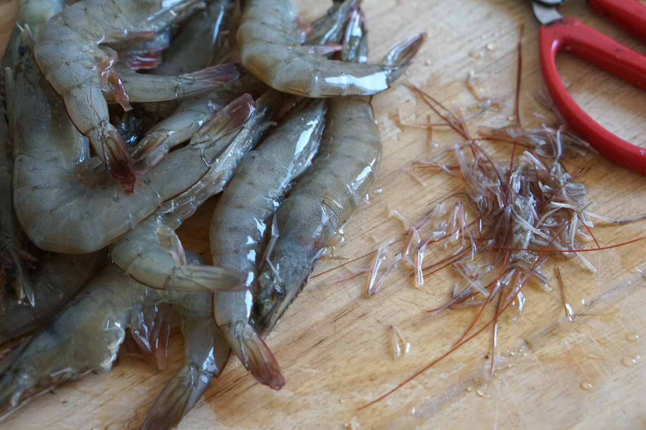 想吃椒盐虾，自己在家也能做，咬一口嘎嘣脆，经济又实惠