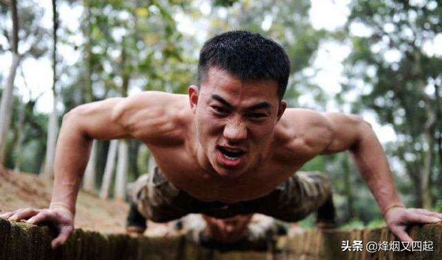 俯卧撑要做多少个才算及格？我军最高纪录，估