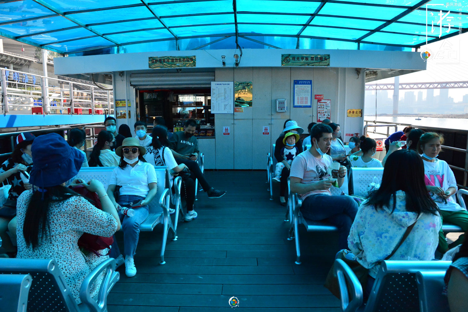 低配版重庆两江游，5元一客的水上巴士，从朝天门到弹子石