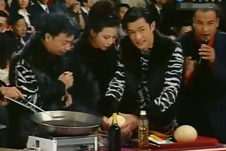 那些年，TVB颁奖礼场场都是神仙打架，哪像如今的“万千星灰”