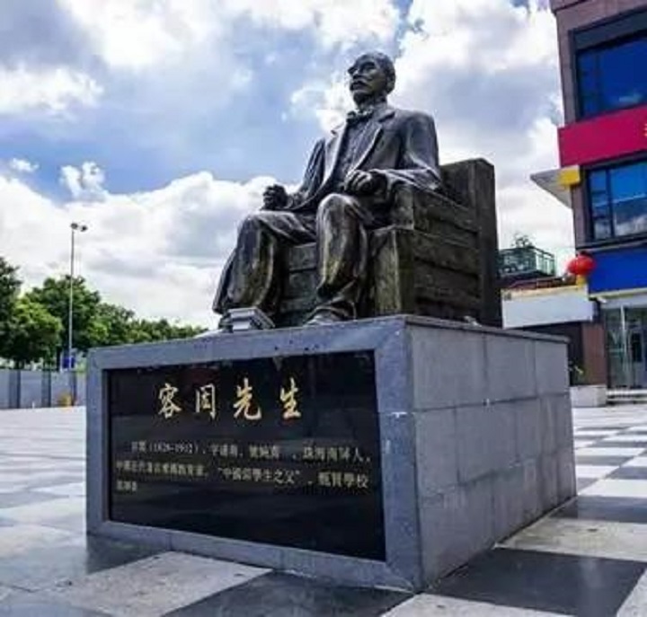 美国疫情严重，机票十万一张仍挡不住求学热情