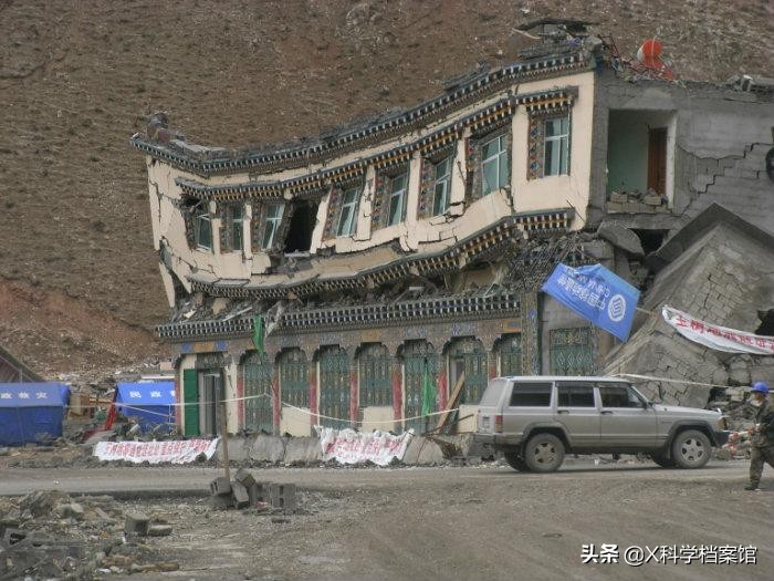 1级21世纪汶川地震——本世纪伤亡最惨重的地震大地震后被震弯的铁路