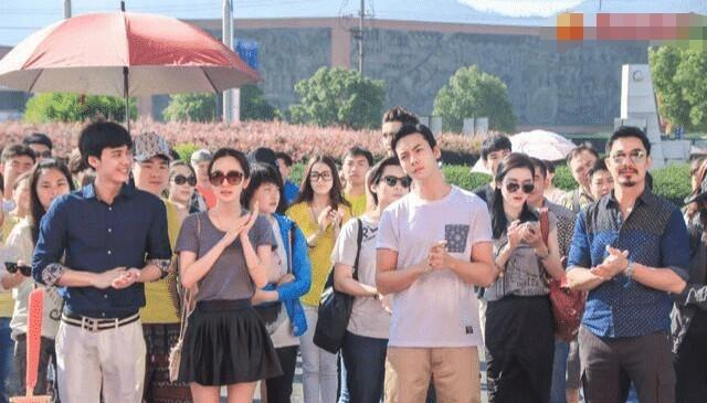 6年前《古剑奇谭》开机照，热巴胖得像个群演，