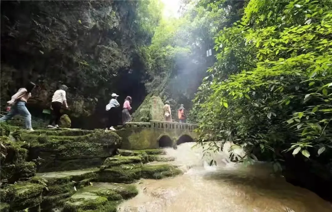 重庆旅游重庆推出21条红色旅游精品线路,带你重