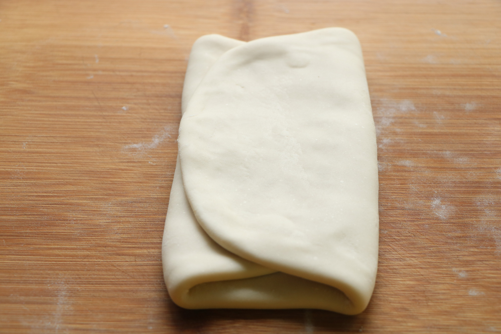 中式月饼最爱这款，层层酥脆，鲜嫩多汁，做给家人吃，老少皆宜