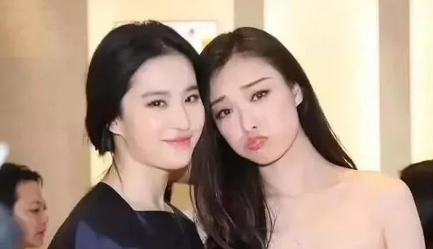 娱乐圈塑料姐妹情:钱可以一起挣,饭可以一起吃,但老娘必须最美