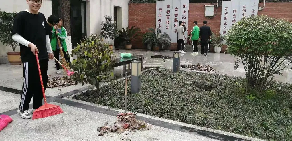 卫生是根本 运动是方式丨双流建校开展春季校园爱国卫生运动