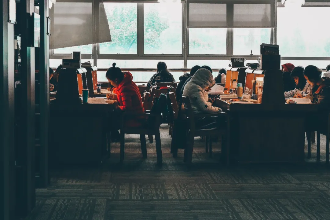 重庆大学你好,这里是重庆大学图书馆