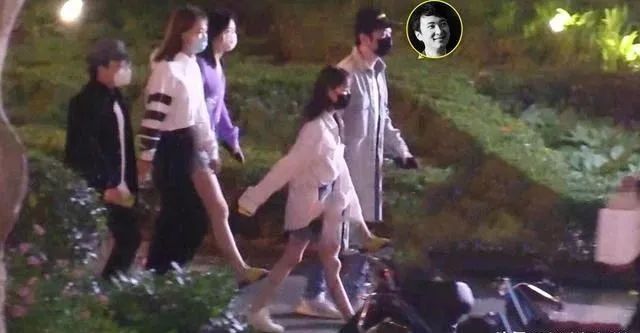 王思聪疑1个月换3女友，同时带3女逛街和谐，前任朋友也不放过