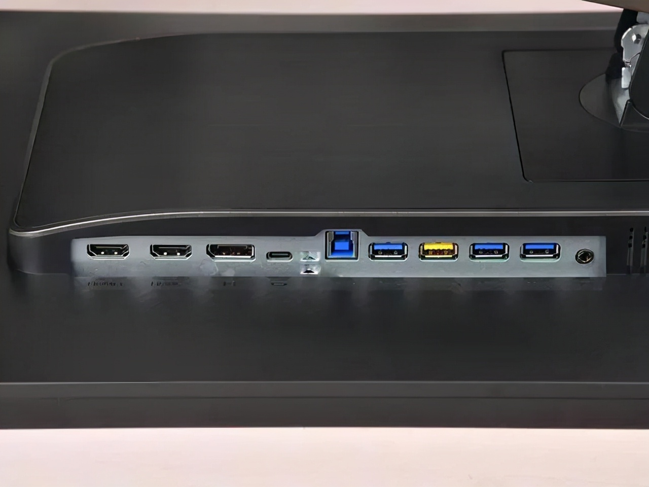 评测丨桌面简约美学的答案——AOC U27U2显示器