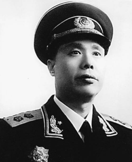 孟良崮战役结束，张灵甫毙命，为何枪声突然齐