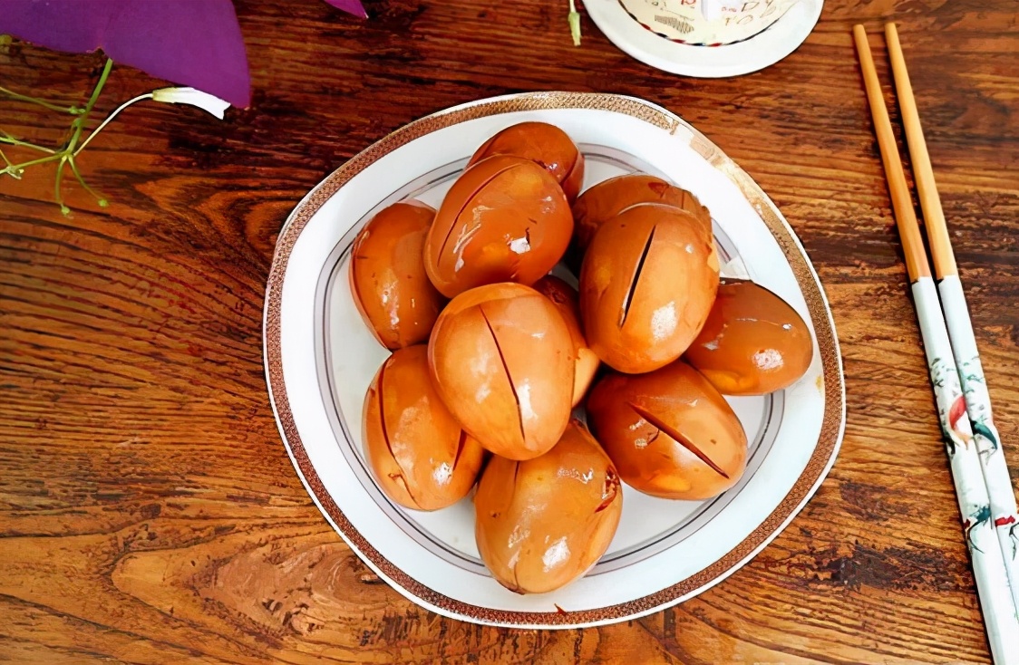 滷蛋在家做，教您詳細做法，雞蛋又香又入味，比早餐店賣得好吃