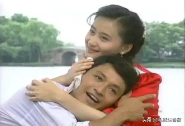 她堪比女版罗志祥，脚踏三条船，连孩子亲爹是