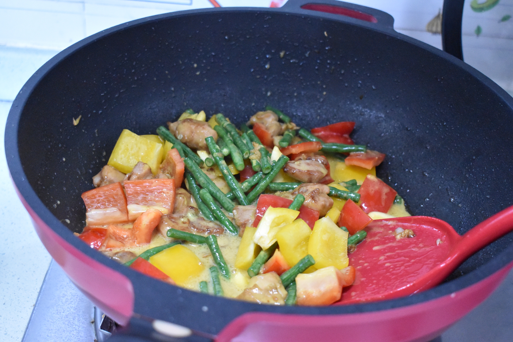 夏天少吃羊肉多吃它，搭配当季蔬菜简单炒一下，营养味美又下饭