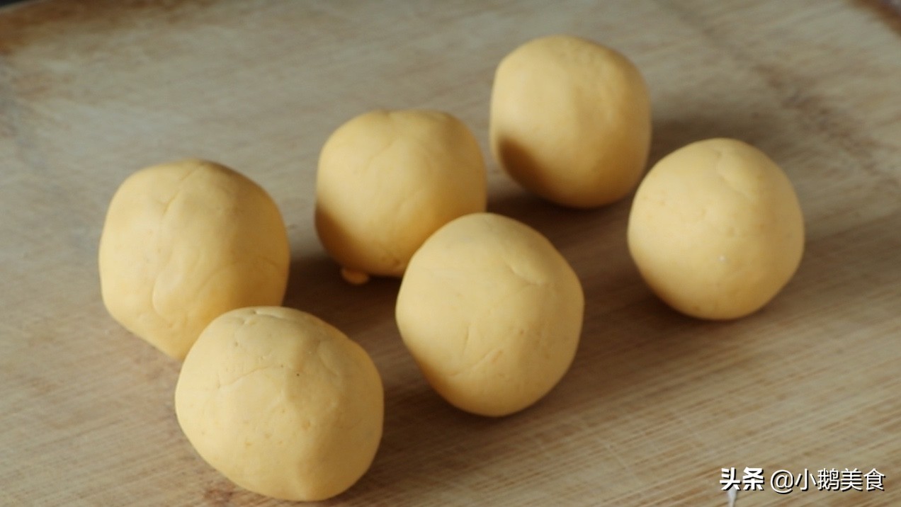 紅薯這吃法太香了，老做法教會你，春節家宴做一鍋，端上桌就掃光